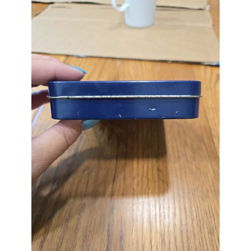 Dockers Men's Leather Bifold Wallet Gift Tin Box Navy Blue Storage Display Case